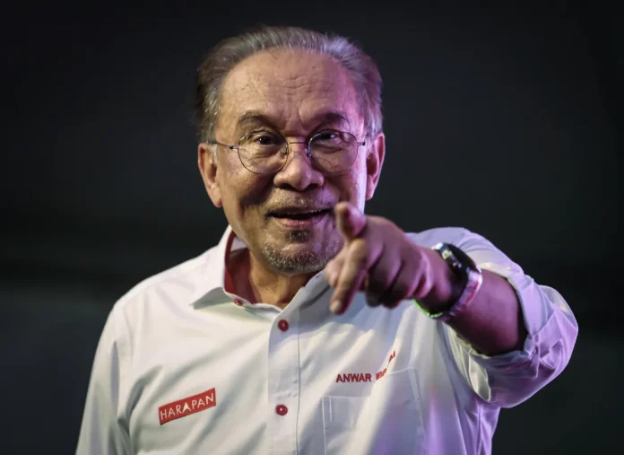 Prime Minister, Datuk Seri Anwar Ibrahim speaking at the Sabah People's Hope Speech in conjunction with the 17th Sabah State Election (PRN) in Pekan Inanam today.