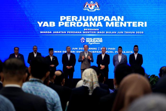 PM Anwar urges PDRM to uphold professionalism and welfare