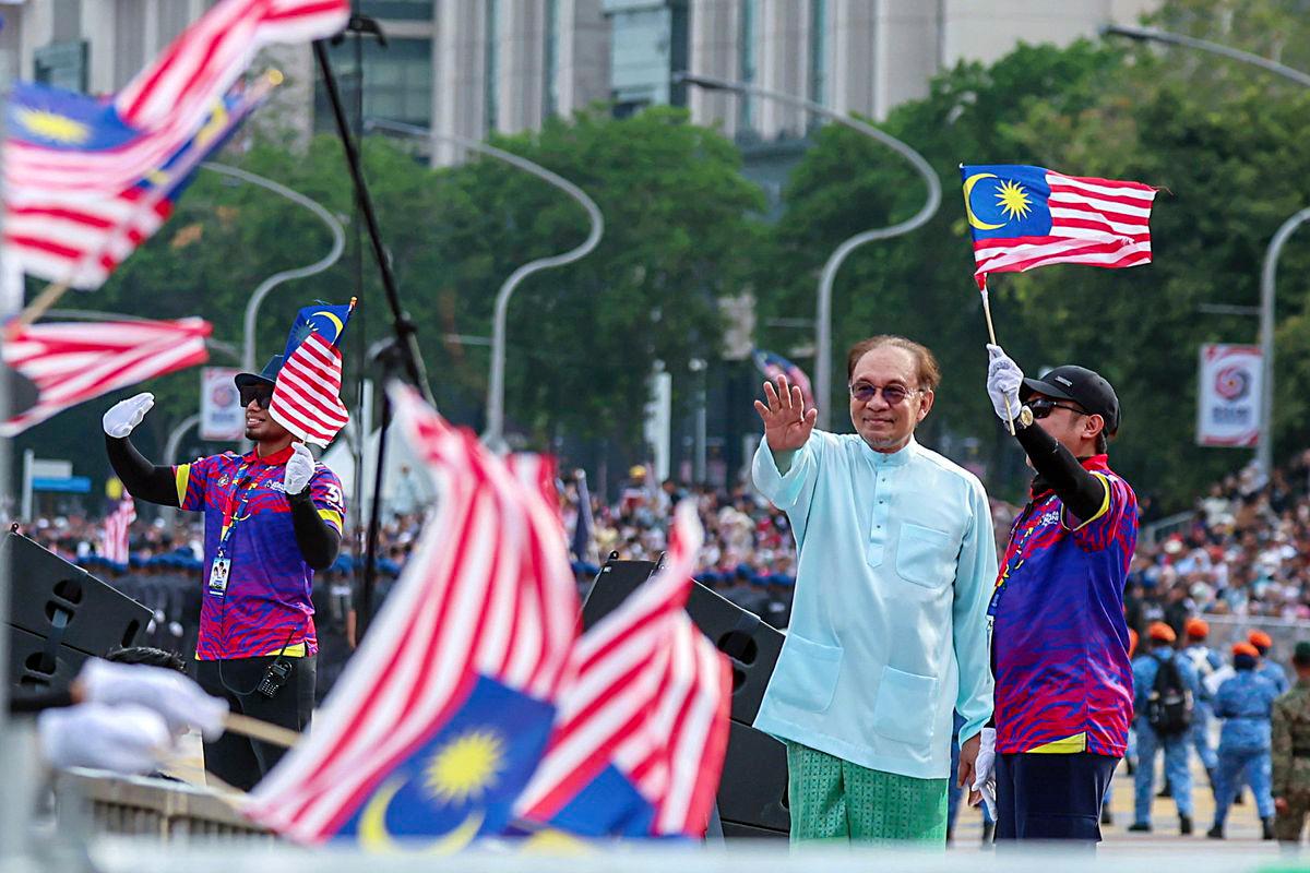 PM satisfied with National Day 2025 preparations, expects 100,000 visitors