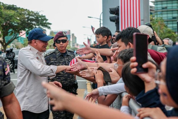 PM Anwar mulakan lawatan ke China hari ini, perkukuh hubungan dua negara - Fahmi