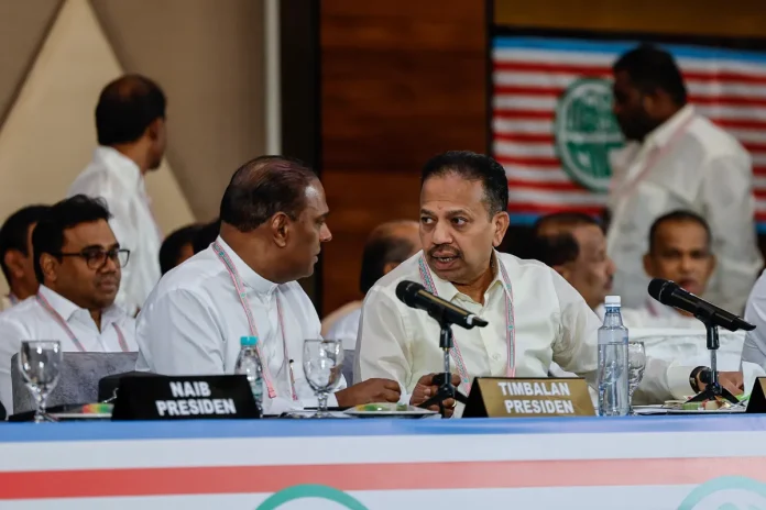 MIC President Tan Sri S.A. Vigneswaran (right) with MIC Deputy President Datuk Seri Dr M Saravanan (left) present at the 79th MIC General Assembly Meeting at the Ideal Convention Centre (IDCC) today.
