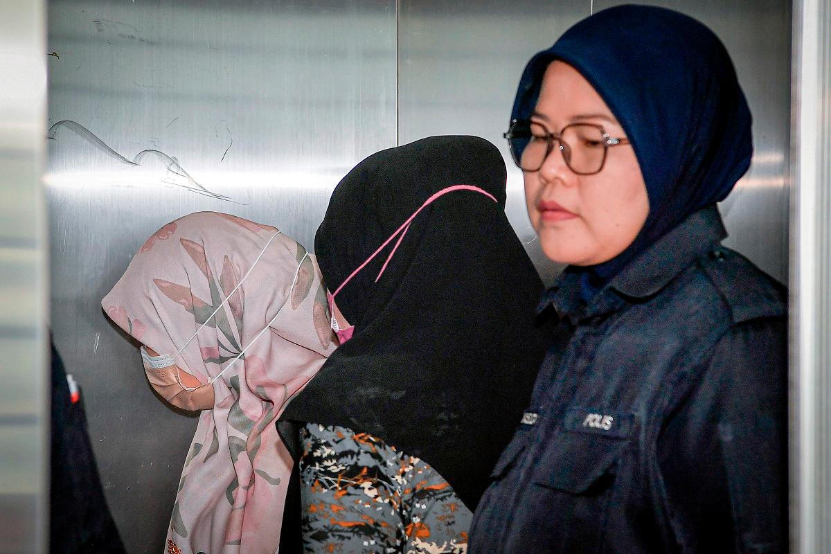 Datuk and four others charged with illegal deposit taking in Shah Alam Datuk and four others charged with illegal deposit taking in Shah Alam