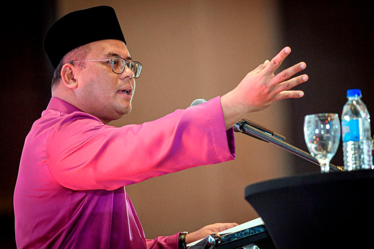 Twelve individuals detained in Sabak Bernam student fall investigation Twelve individuals detained in Sabak Bernam student fall investigation