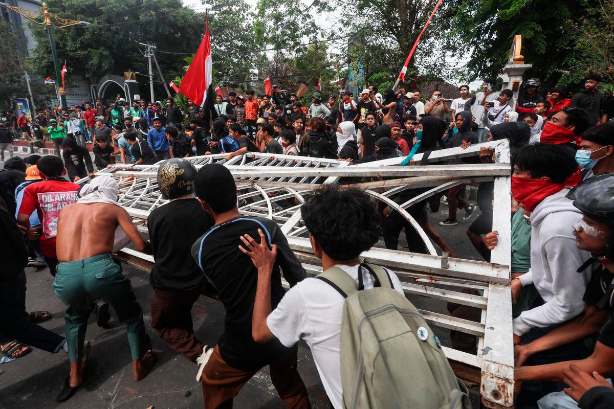 Indonesia protests escalate with four dead amid economic discontent