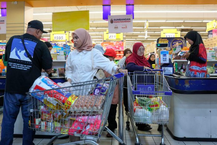 Bantuan SARA RM100 dimanfaatkan rakyat seluruh negara untuk keperluan asas