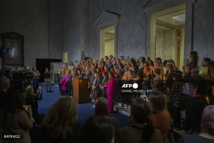 uspoliticscongressepsteinfiles Trump faces moment of truth on explosive Epstein files