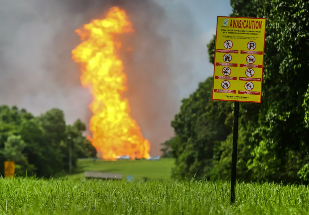 1743481716483 The gas pipeline fire which erupted in Putra Heights, Subang Jaya