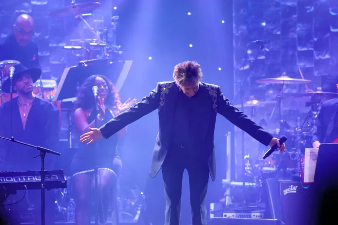 Barry Manilow diagnosed with lung cancer, surgery scheduled