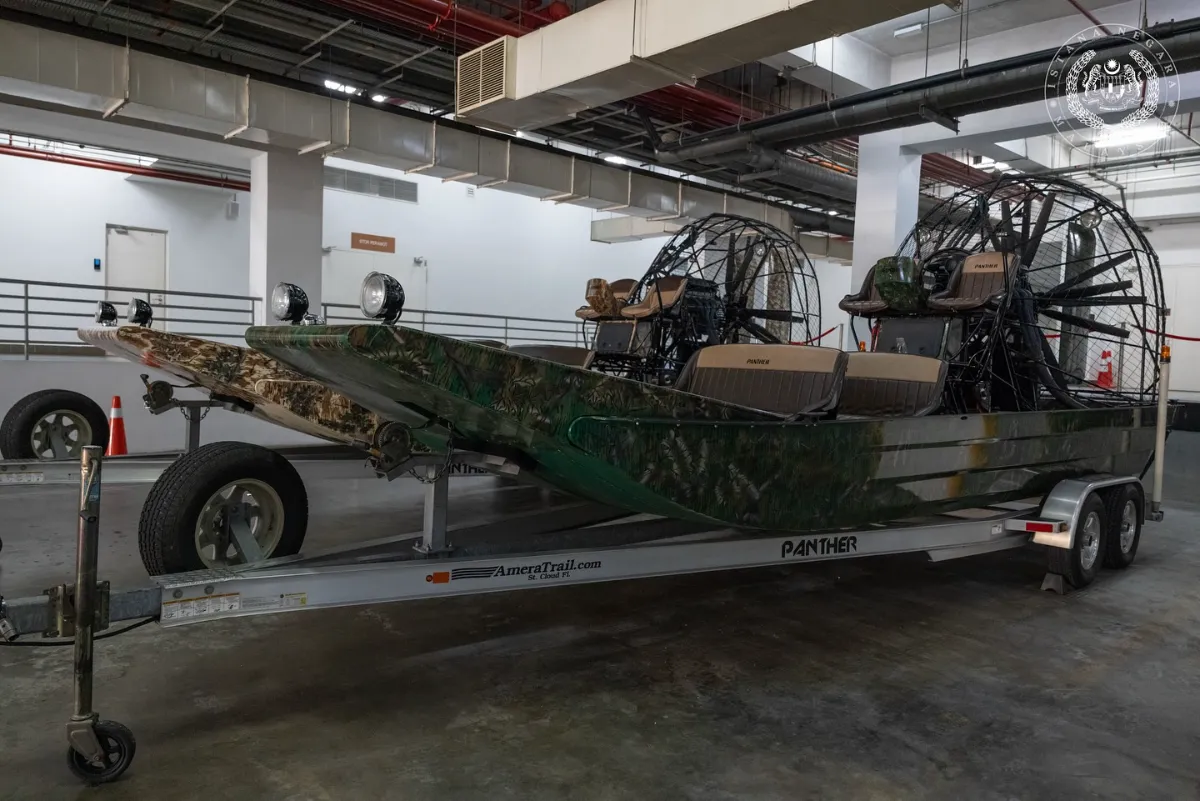 Air boat