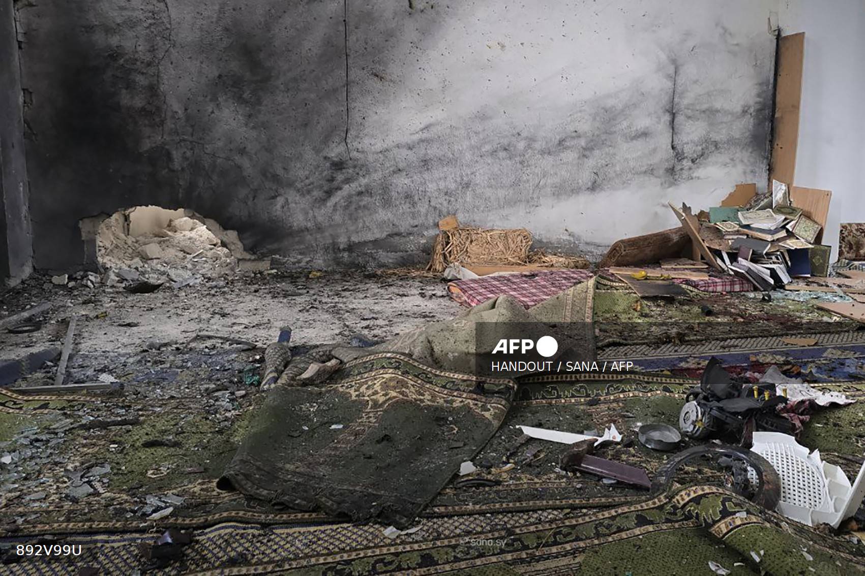 SYRIA-CONFLICT-MINORITIES Deadly blast hits mosque in Alawite area of Syria's Homs