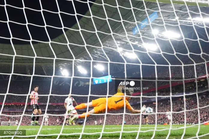 Athletic_Bilbao_hold_PSG_to_goalless_draw_thanks_to_Simon_heroics
