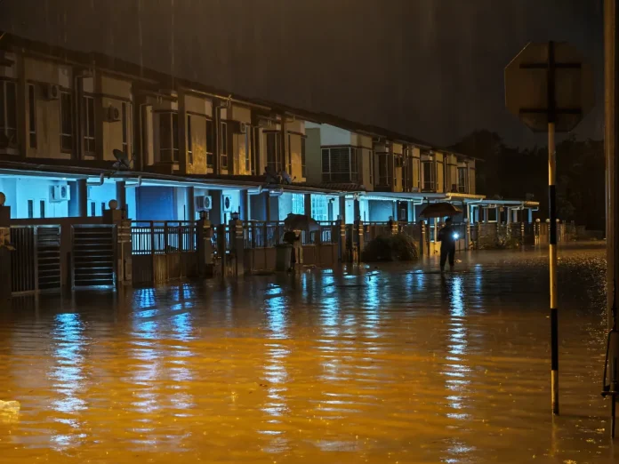 Bintulu_floods_force_56_evacuees_into_relief_centre_overnight Bintulu floods force 56 evacuees into relief centre overnight