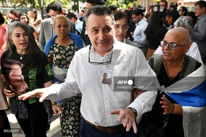 Bolsonaro_undergoes_medical_procedure_for_persistent_hiccups