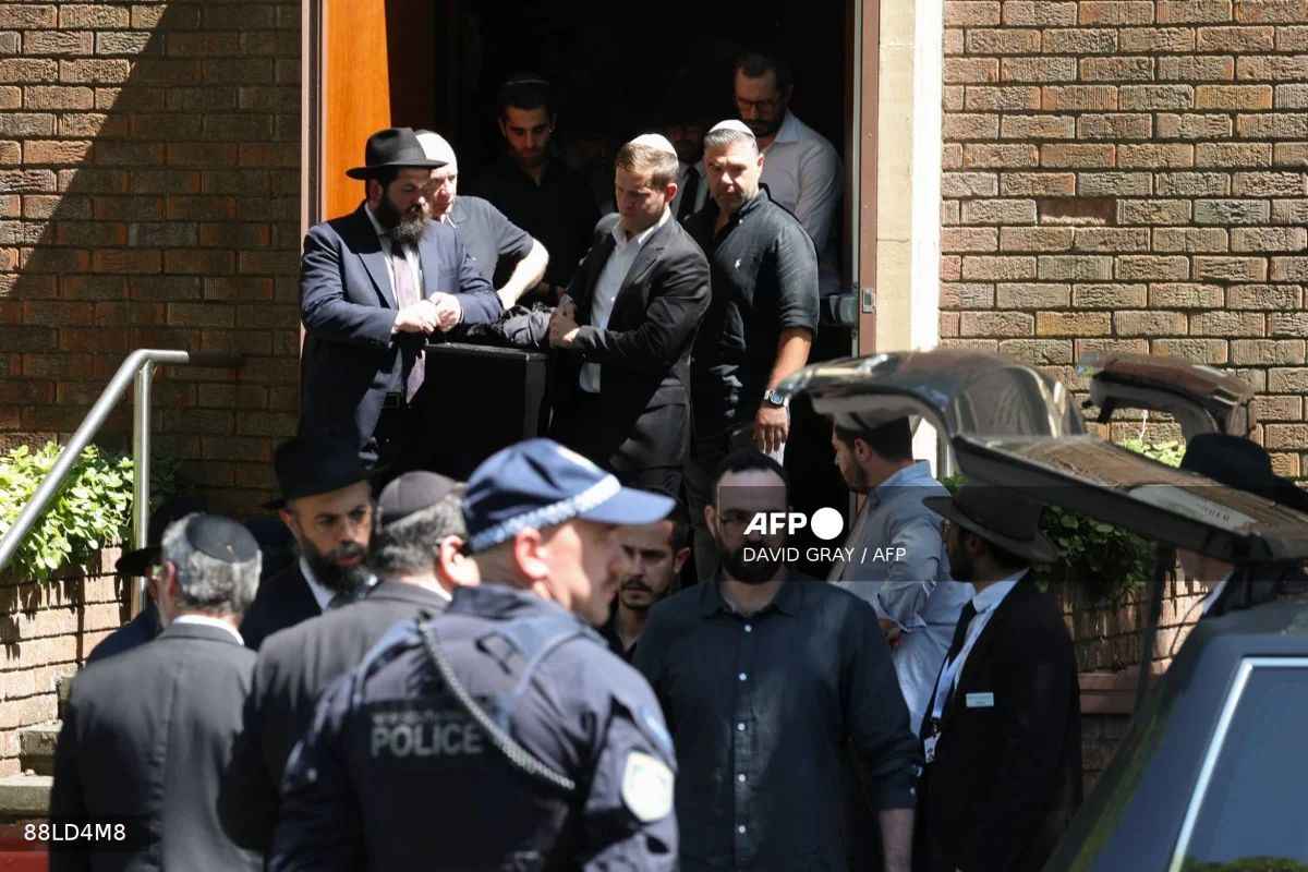 Bondi_Beach_attack_victims_include_Holocaust_survivors_and_a_10-year-old_girl