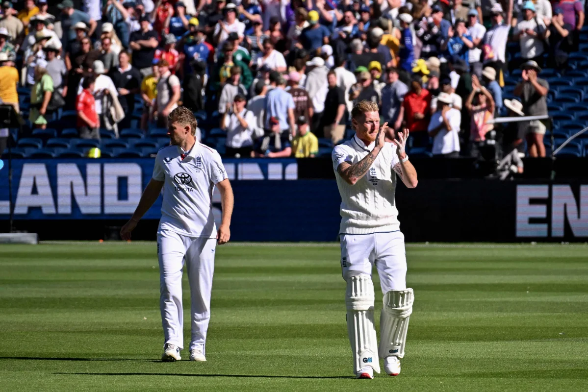 CRICKET-AUS-ENG-ASHES-072237 England captain Ben Stokes (R) and Joe Root (L) wave to the fans on the second day of the fourth Ashes cricket Test match between Australia and England at the Melbourne Cricket Ground (MCG) in Melbourne on December 27, 2025.