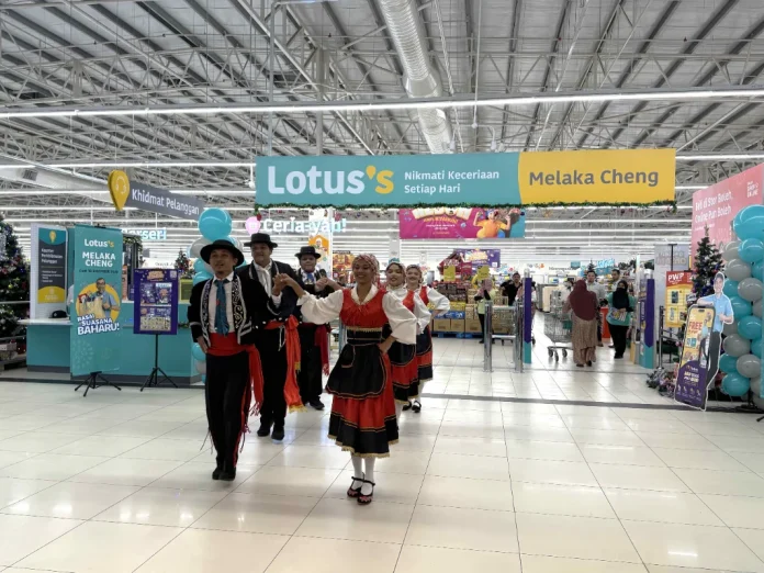 Lotus's Melaka Cheng