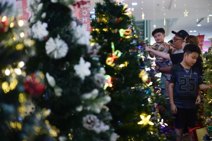 Christmas_spirit_fills_Malaysian_malls_as_festive_preparations_begin