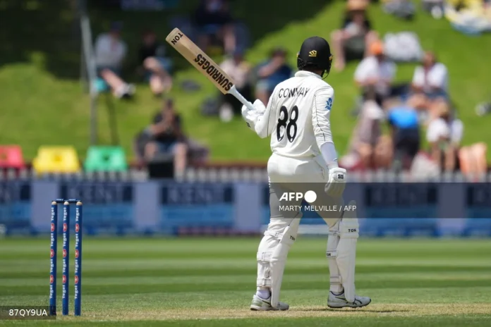 Conway_s_unbeaten_fifty_steadies_New_Zealand_reply_in_Wellington_Test
