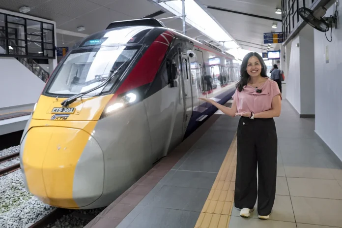 Deputy_minister_praises_new_JB-KL_ETS_service_on_first_day_of_operations