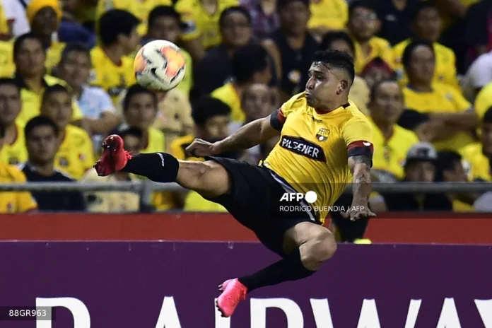 Ecuador_footballer_Mario_Pineida_shot_dead_in_gang-hit_Guayaquil (1)