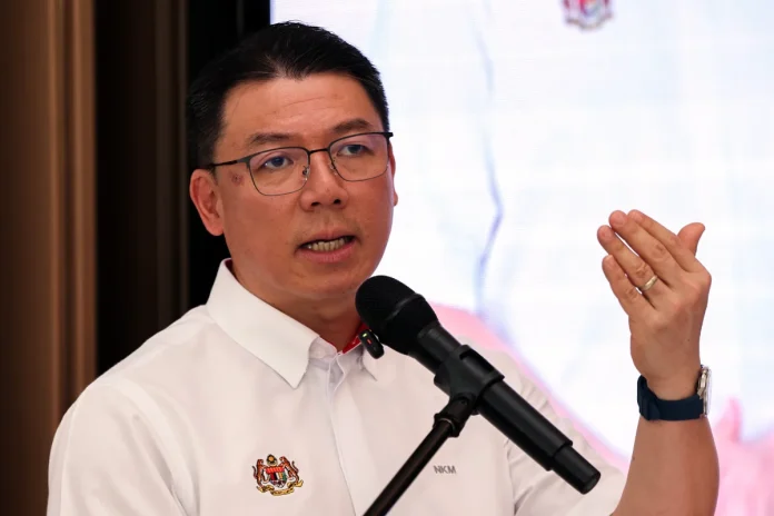 English_proficiency_complements_Bahasa_Melayu_for_global_civil_service__says_minister