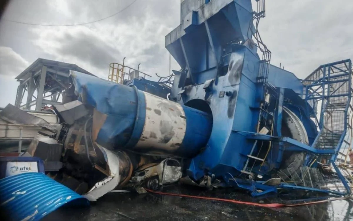 Ensure_full__transparent_probe_into_crane_collapse