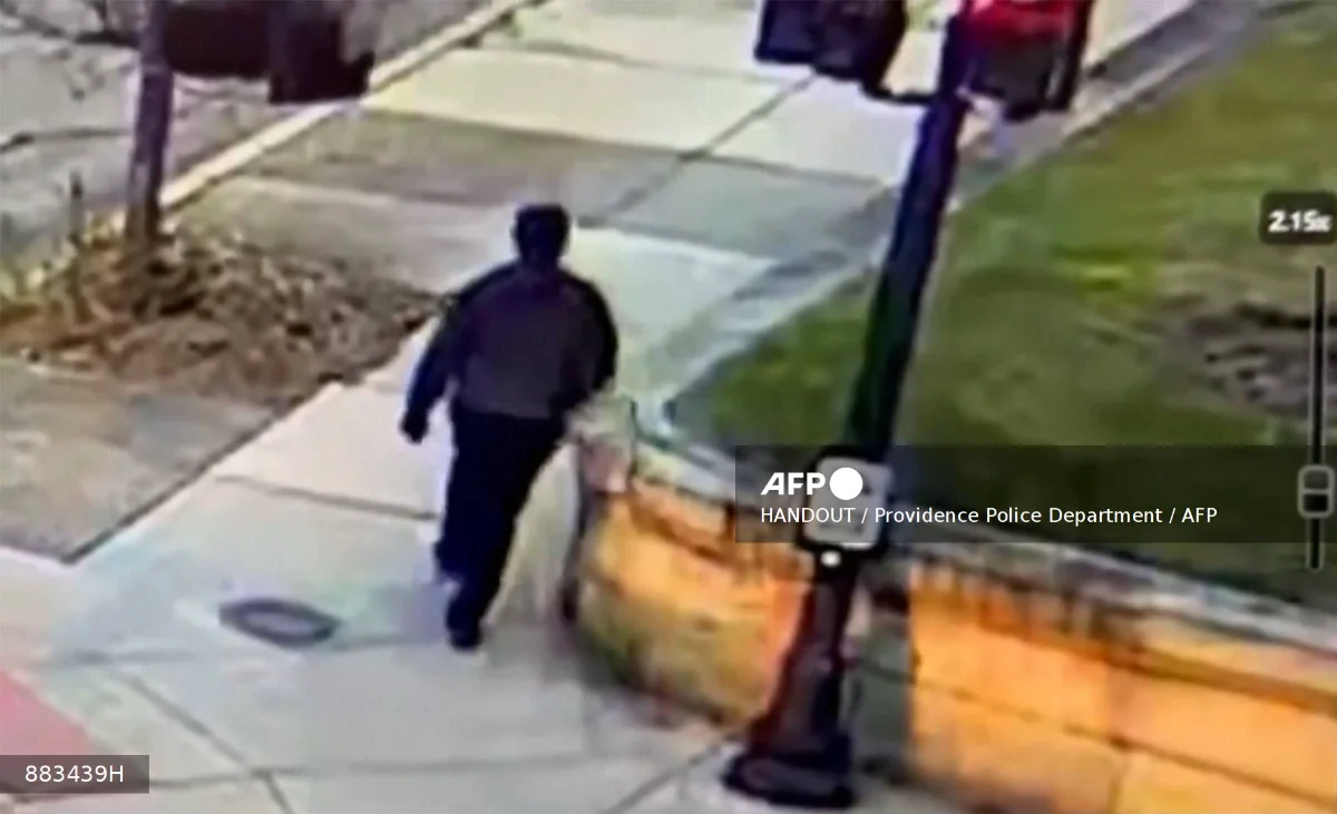 FBI_expands_search_for_Brown_University_shooter_as_manhunt_enters_fourth_day FBI expands search for Brown University shooter as manhunt enters fourth day