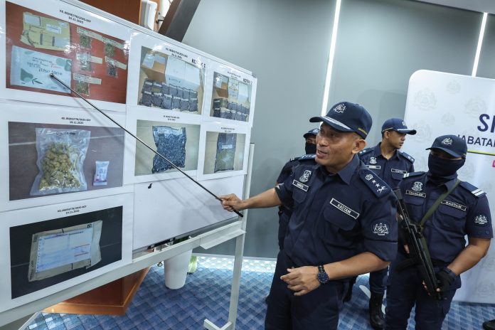 Kastam Johor rampas 13.17 kg ganja bernilai RM1.29 juta dalam dua kes