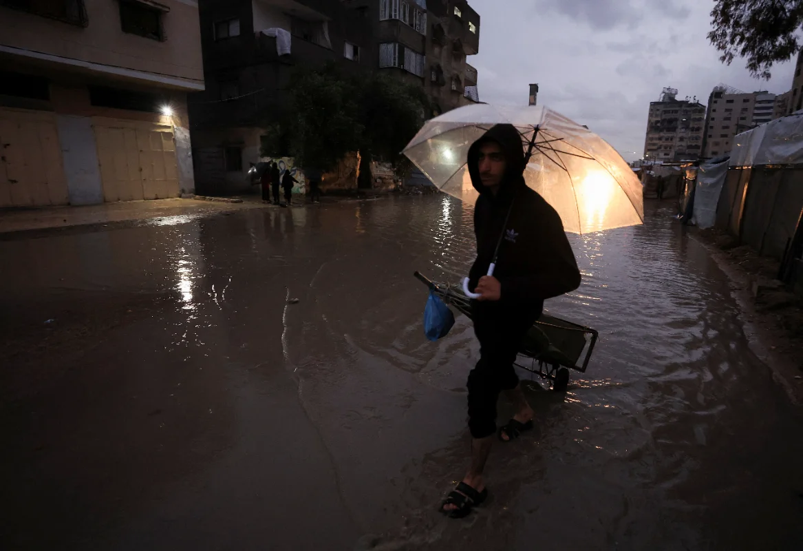 Heavy rains flood Gaza tents, worsen humanitarian crisis