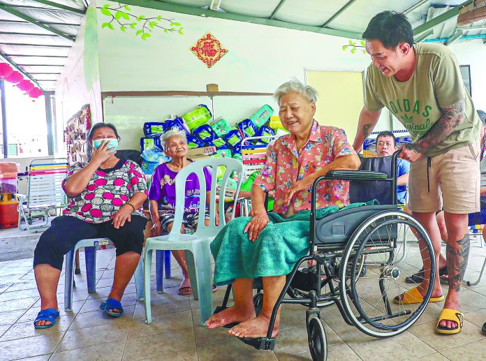Call to formally recognise, support home caregivers