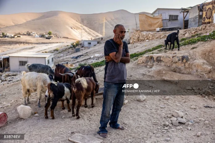 Israeli settlers force Bedouin families from West Bank homes