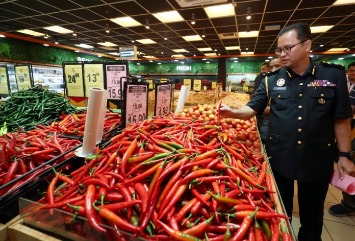 KB04_25102022_PANTAU_HARGA Kelantan KPDN director Azman Ismail