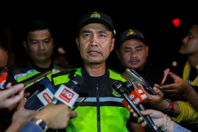 Immigration raids Kampung Baru eatery, arrests four for overstaying