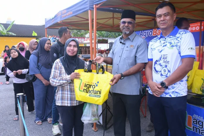 Kangar_council_waives_November_rent_for_flood-hit_traders