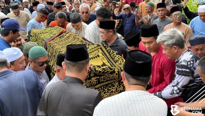 Kinabatangan MP Bung Moktar Radin laid to rest in Kota Kinabalu