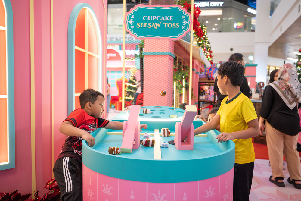 Oddly wonderful christmas at mytownkl