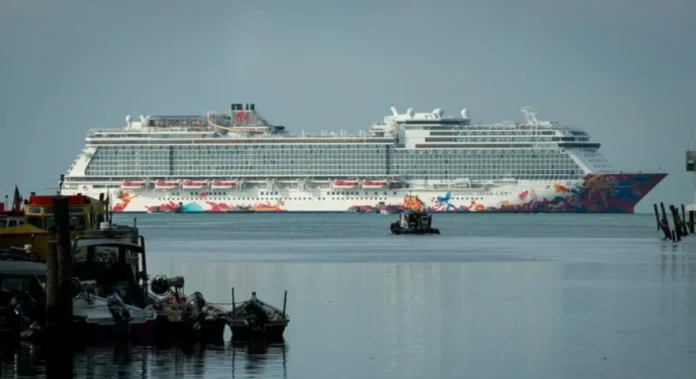 Lebih_140_000_pelancong_mendarat_di_Melaka_melalui_kapal_persiaran_mewah