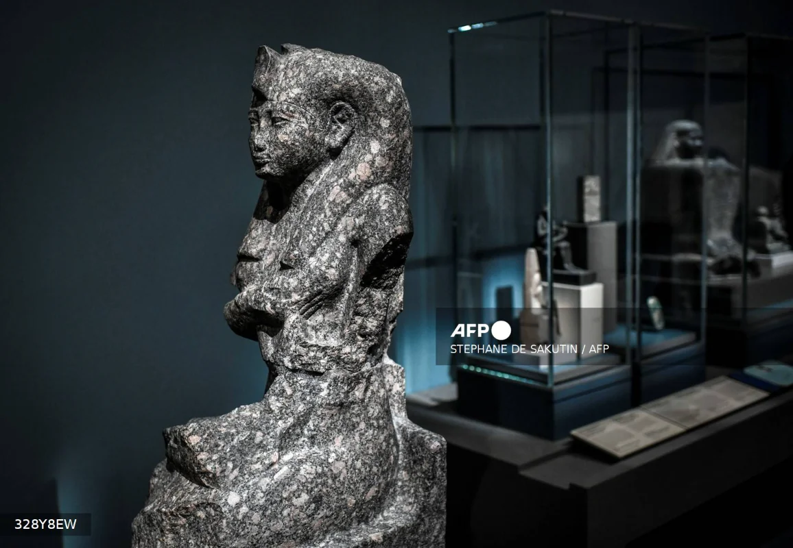 Louvre_water_leak_damages_hundreds_of_Egyptian_department_works