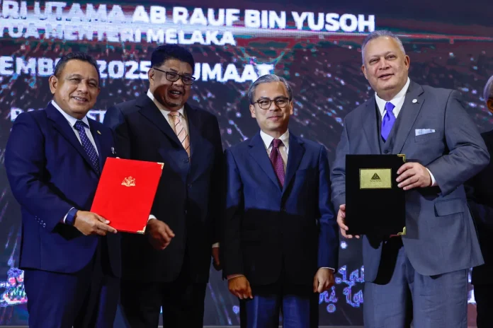 Melaka and MCMC sign MoU to boost smart city development Melaka and MCMC sign MoU to boost smart city development