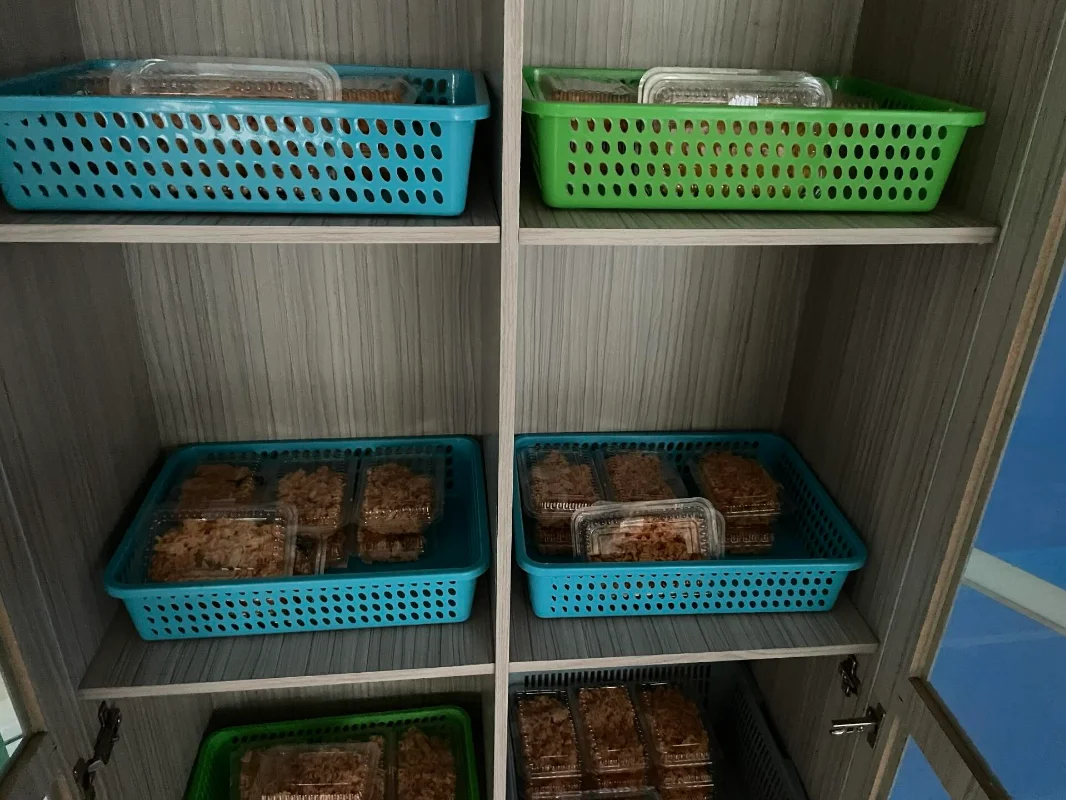 M'sian university lecturer sets up free food cabinet for students M'sian university lecturer sets up free food cabinet for students