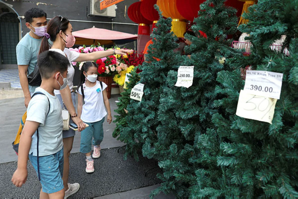 Malaysians adapt Christmas spending amid rising costs, survey finds