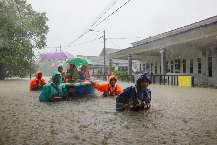 Mangsa_banjir_meningkat_di_Terengganu__situasi_di_Sarawak_pulih