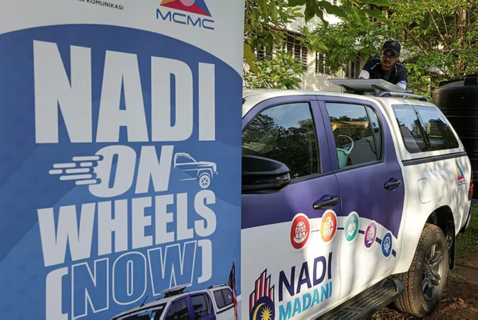 Mobile internet centre brings connectivity to flood victims in Kuantan