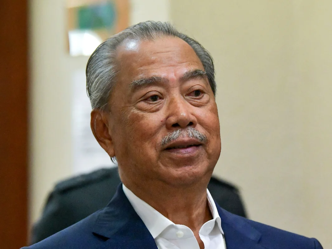 Muhyiddin_Yassin_steps_down_as_PN_Chairman