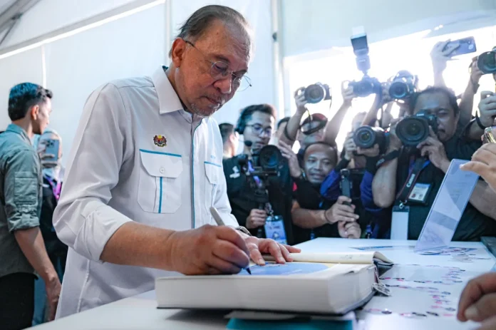 Nation_on_track_to_eradicate_hardcore_poverty