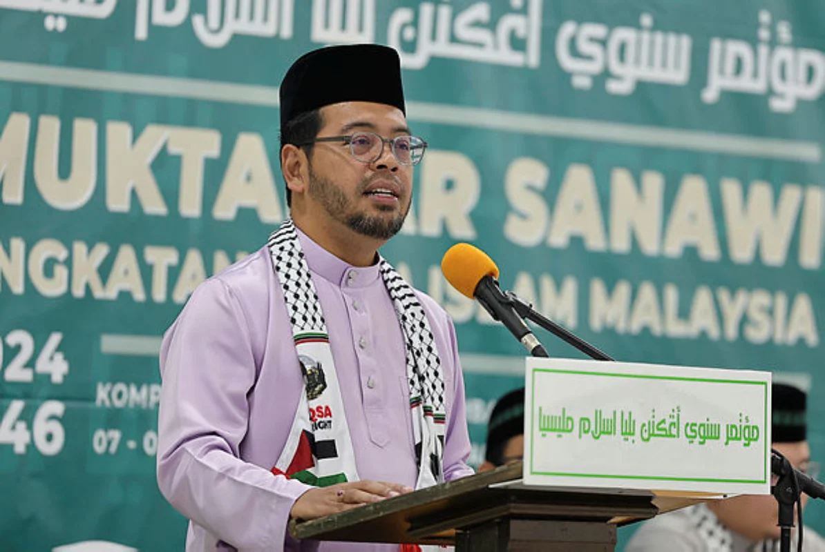 No ban on non-Islamic festive decor for halal-certified premises