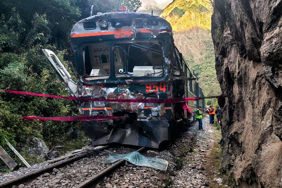 Train crash near Machu Picchu kills conductor, injures 40 tourists Train crash near Machu Picchu kills conductor, injures 40 tourists
