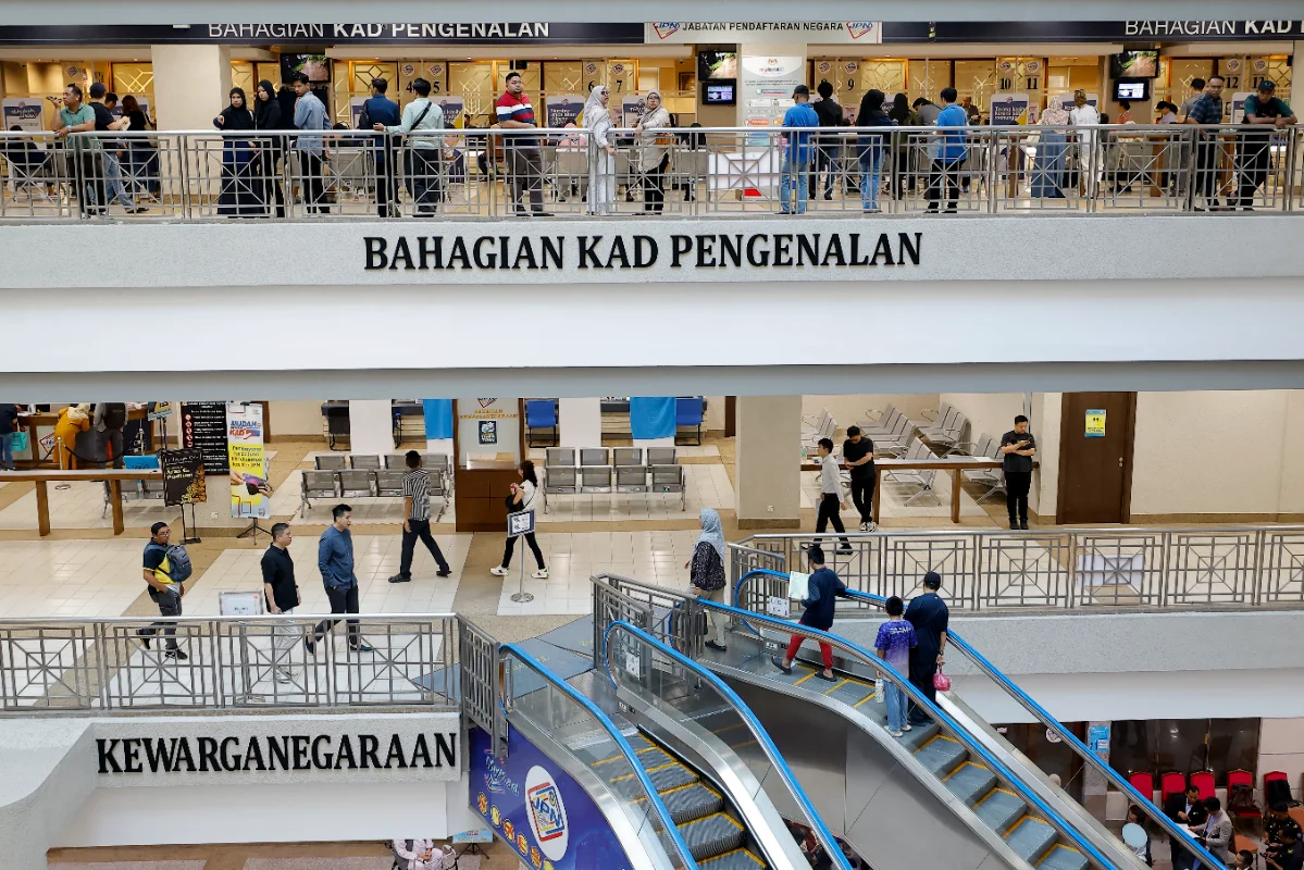 No policy change for dual citizenship holders surrendering MyKad No policy change for dual citizenship holders surrendering MyKad