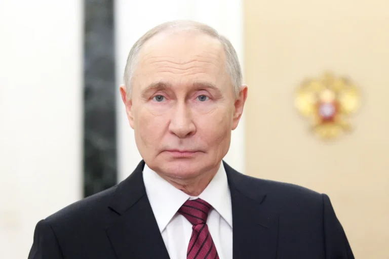 Russians turn to VPNs and two phones to bypass Putin's internet crackdown