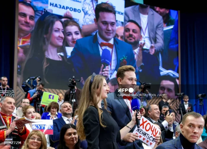 Russian journalist proposes during Putin's annual press conference